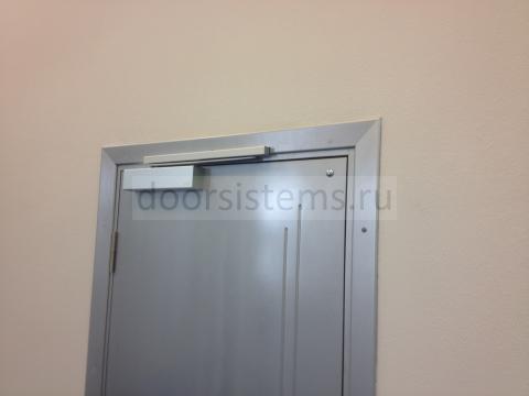 Доводчики DORMA (dormakaba) TS-92 в офисе Ростелеком