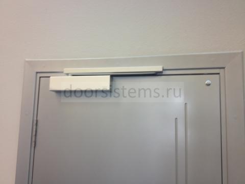Доводчики DORMA (dormakaba) TS-92 в офисе Ростелеком