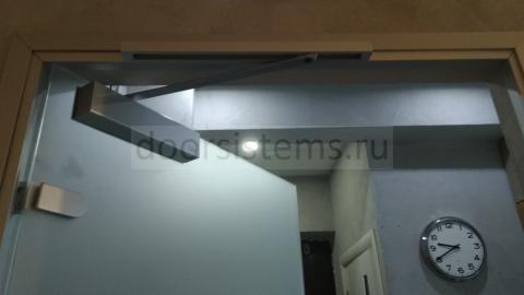 Доводчик DORMA (dormakaba) TS-92 в стоматологии Амин Дент