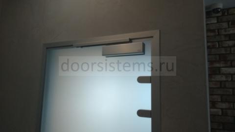 Доводчик DORMA (dormakaba) TS-92 в стоматологии Амин Дент