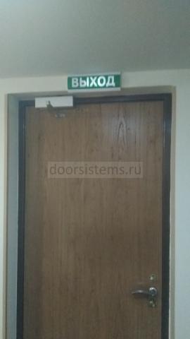 Доводчик DORMA TS-83 на входной двери